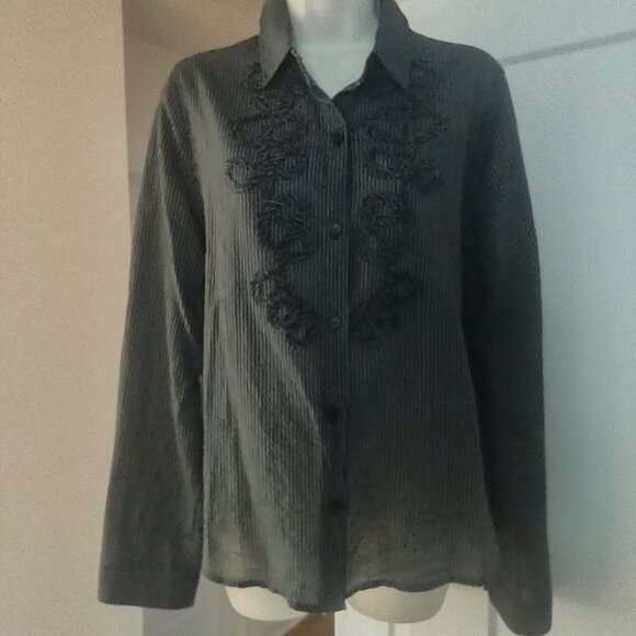 Max Studio Pinstripe Appliqué Button-Up Shirt - Size MEDIUM - Picture 2 of 8